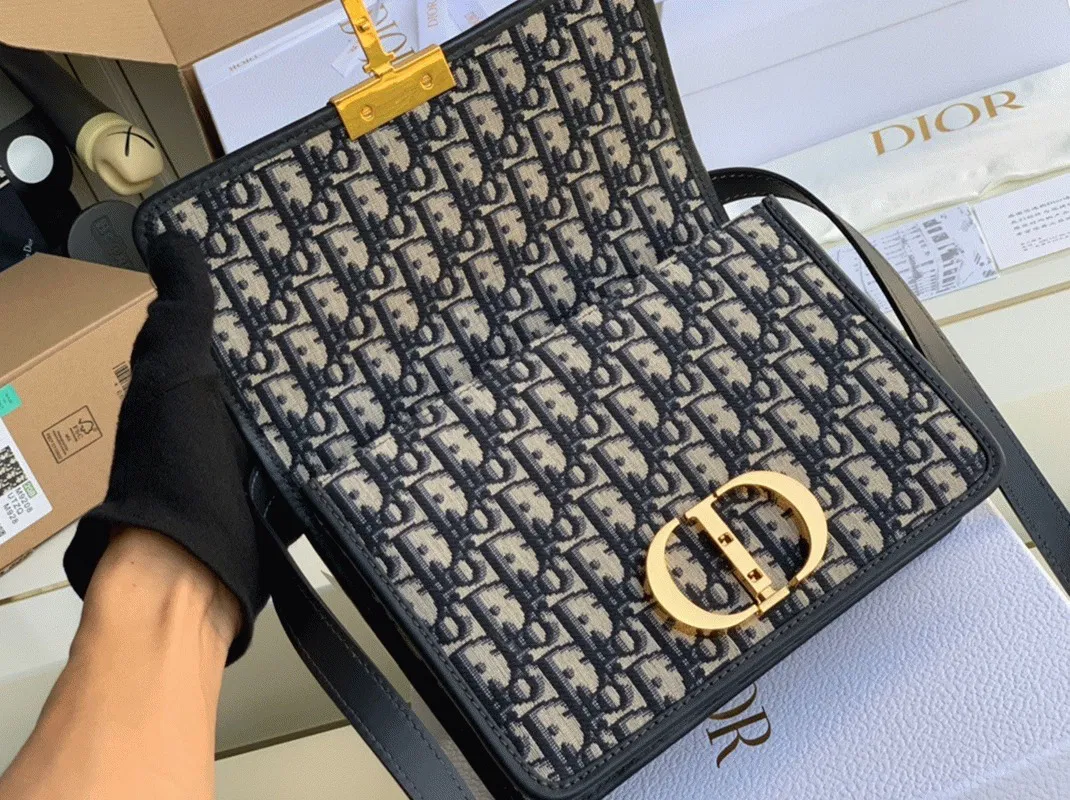 Dior 30 Montaigne Medium Bag in Blue Dior Oblique Jacquard — image 2
