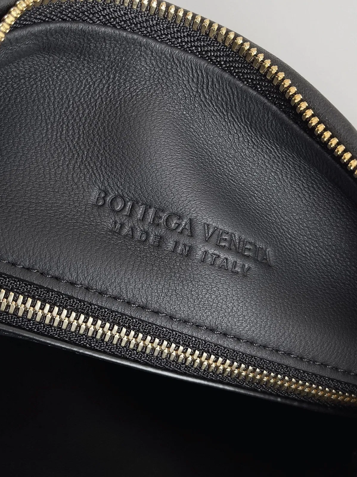 Bottega Veneta Gemelli Medium Bag Black — image 10