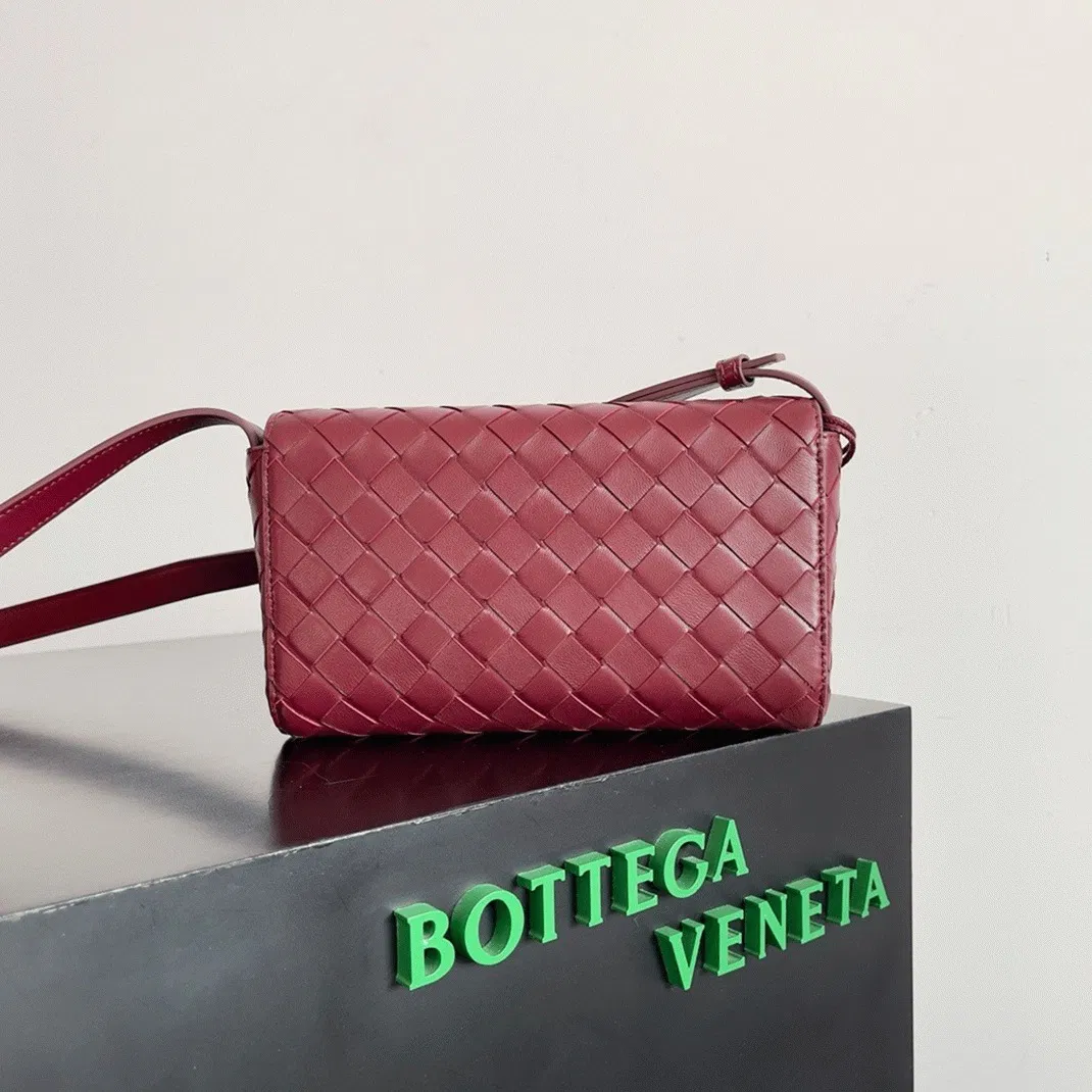 Bottega Veneta Mini Andiamo Cross-Body Bag Barolo — image 9
