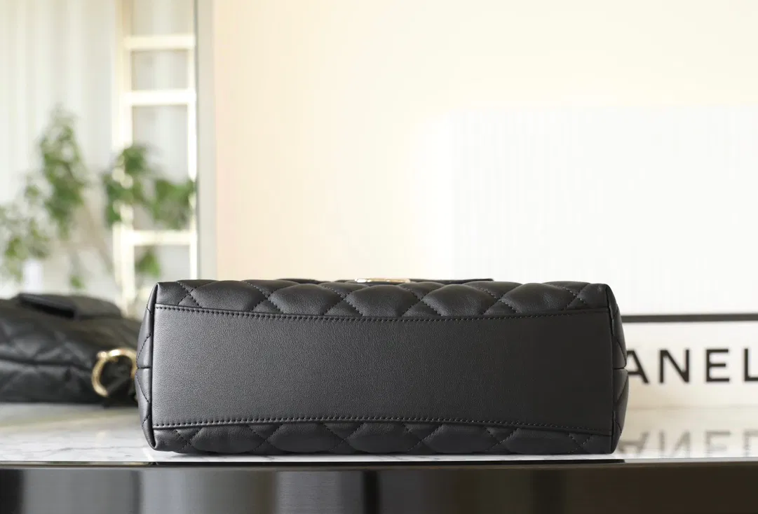 Chanel Hobo bag — image 5