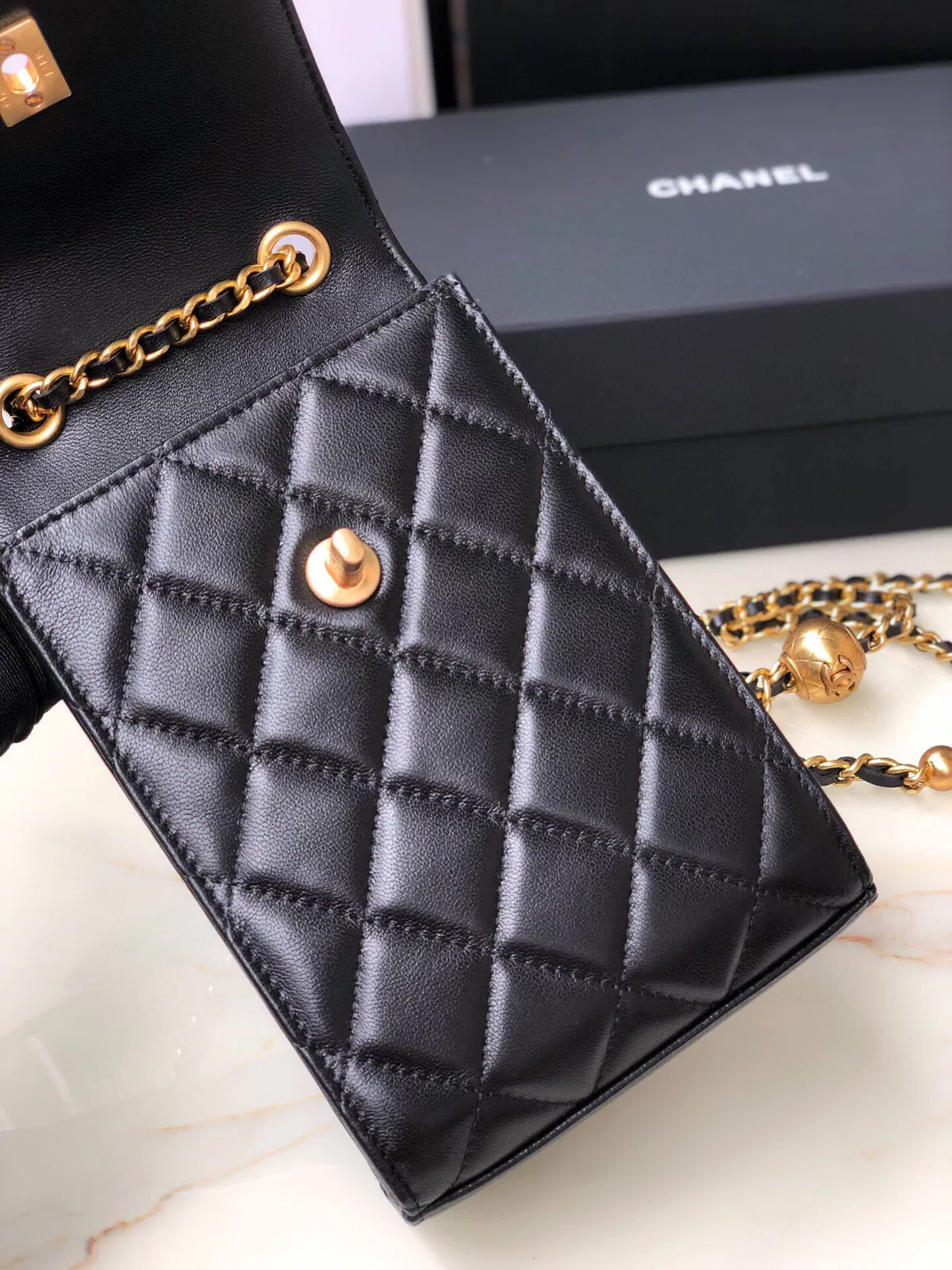 CHANEL CLUTCH — image 4