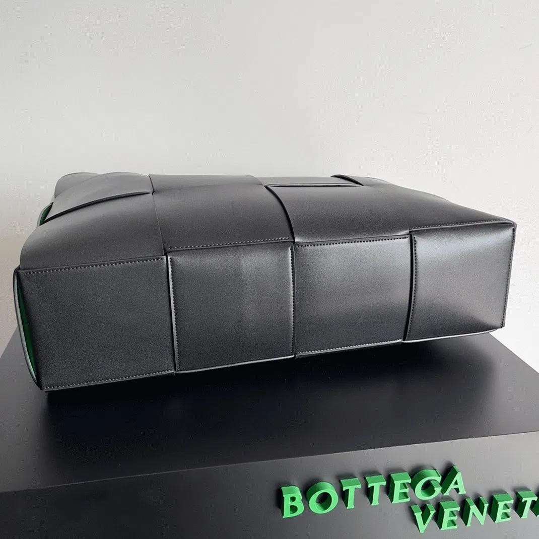 Bottega Veneta Large Arco Tote Bag Black — image 7