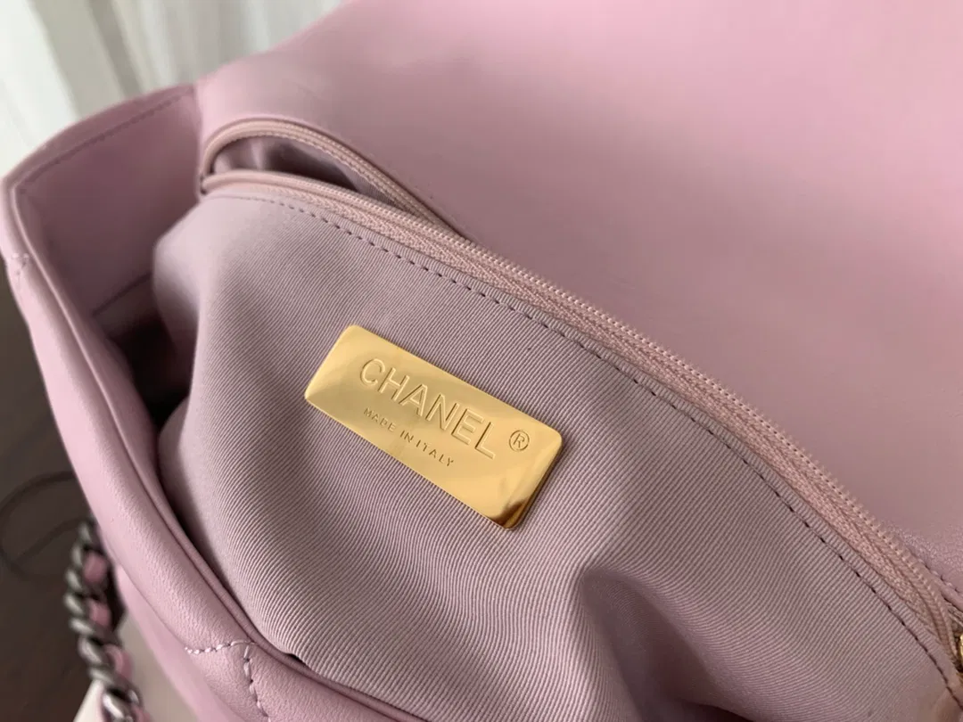 Chanel 19 medium — image 8