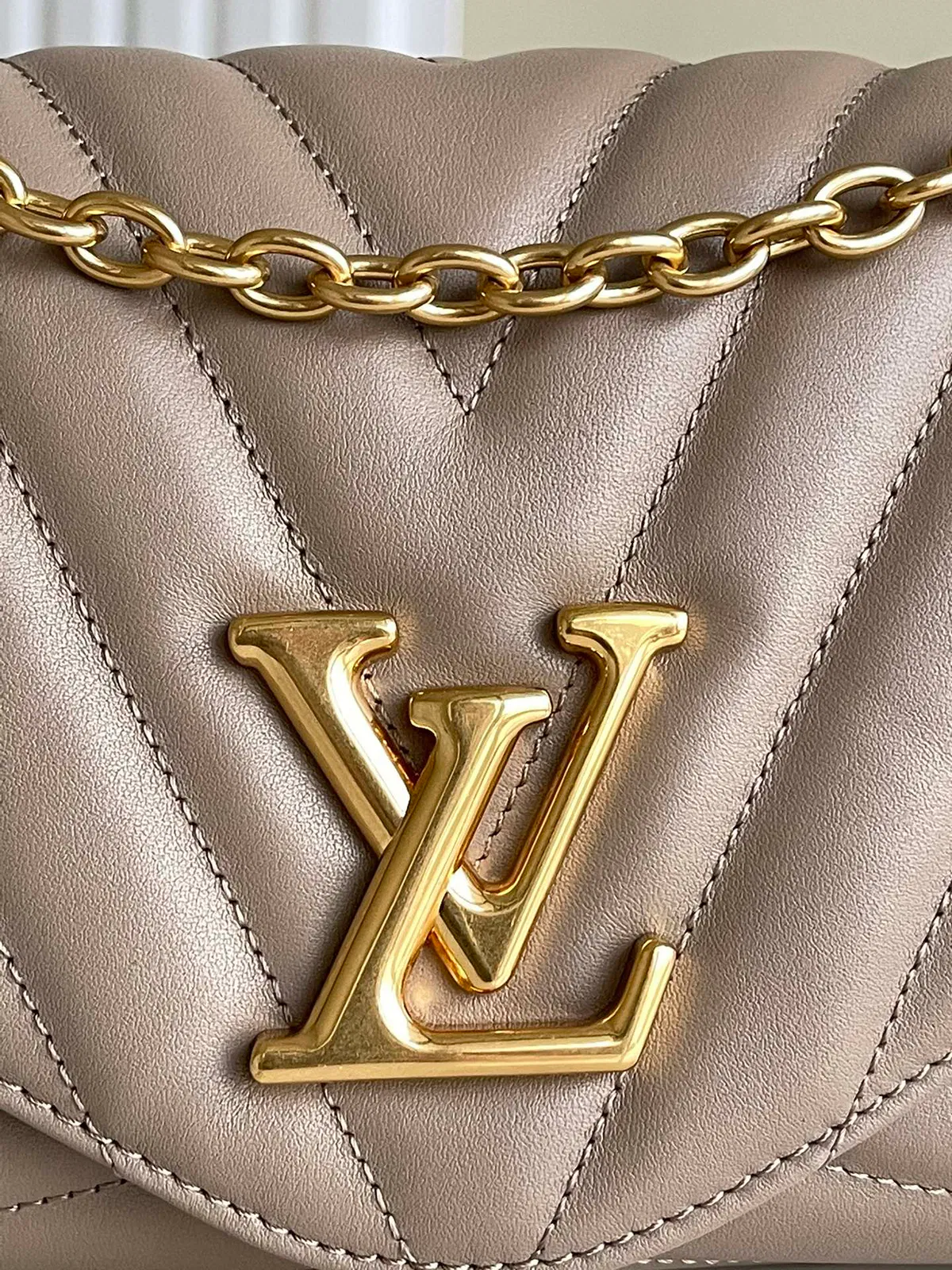 LV NEW WAVE CHAIN BAG — image 4