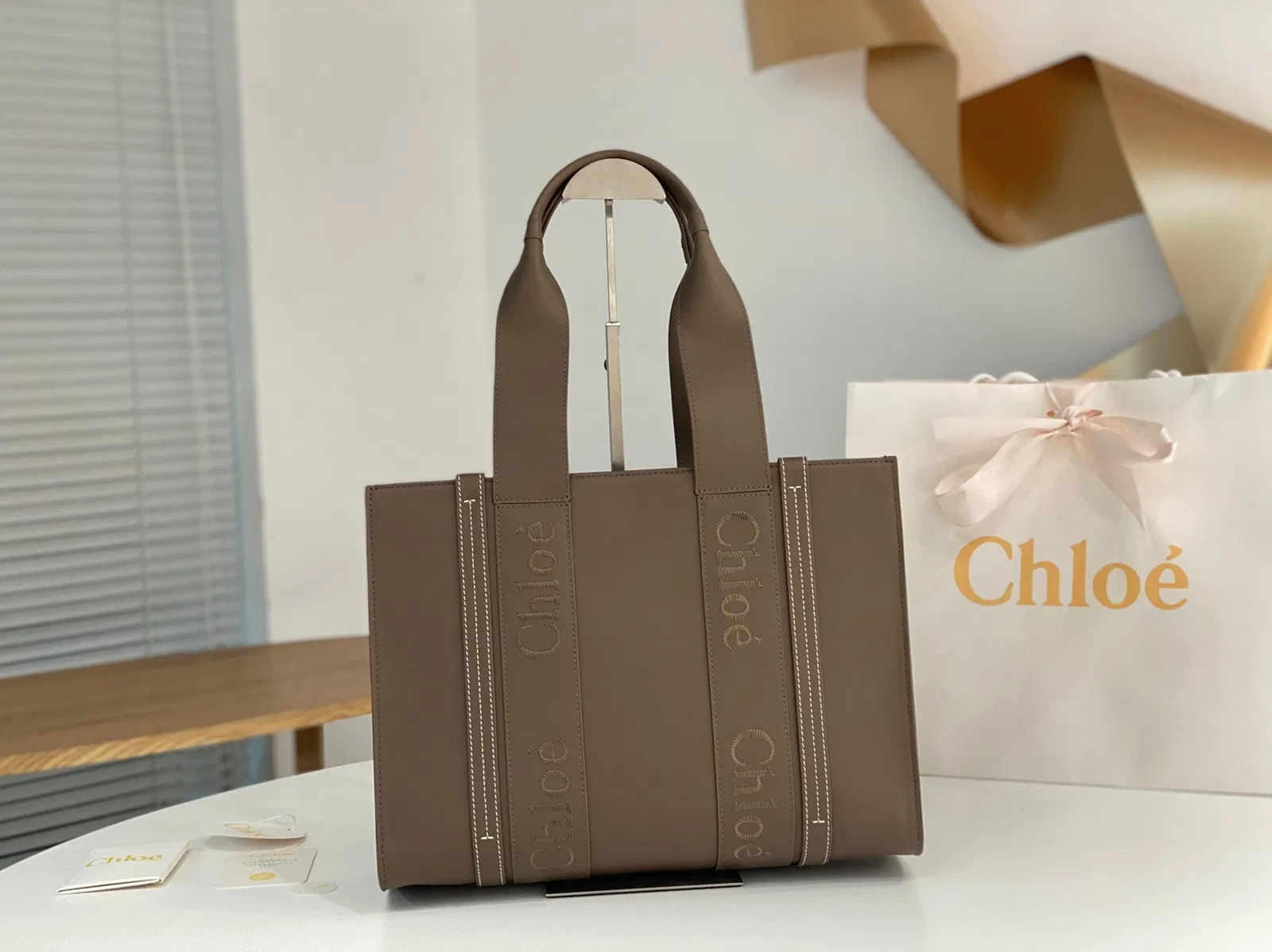 Top Quality Chloe Woody Medium Tote Bag In Army Green Calfskin — image 3