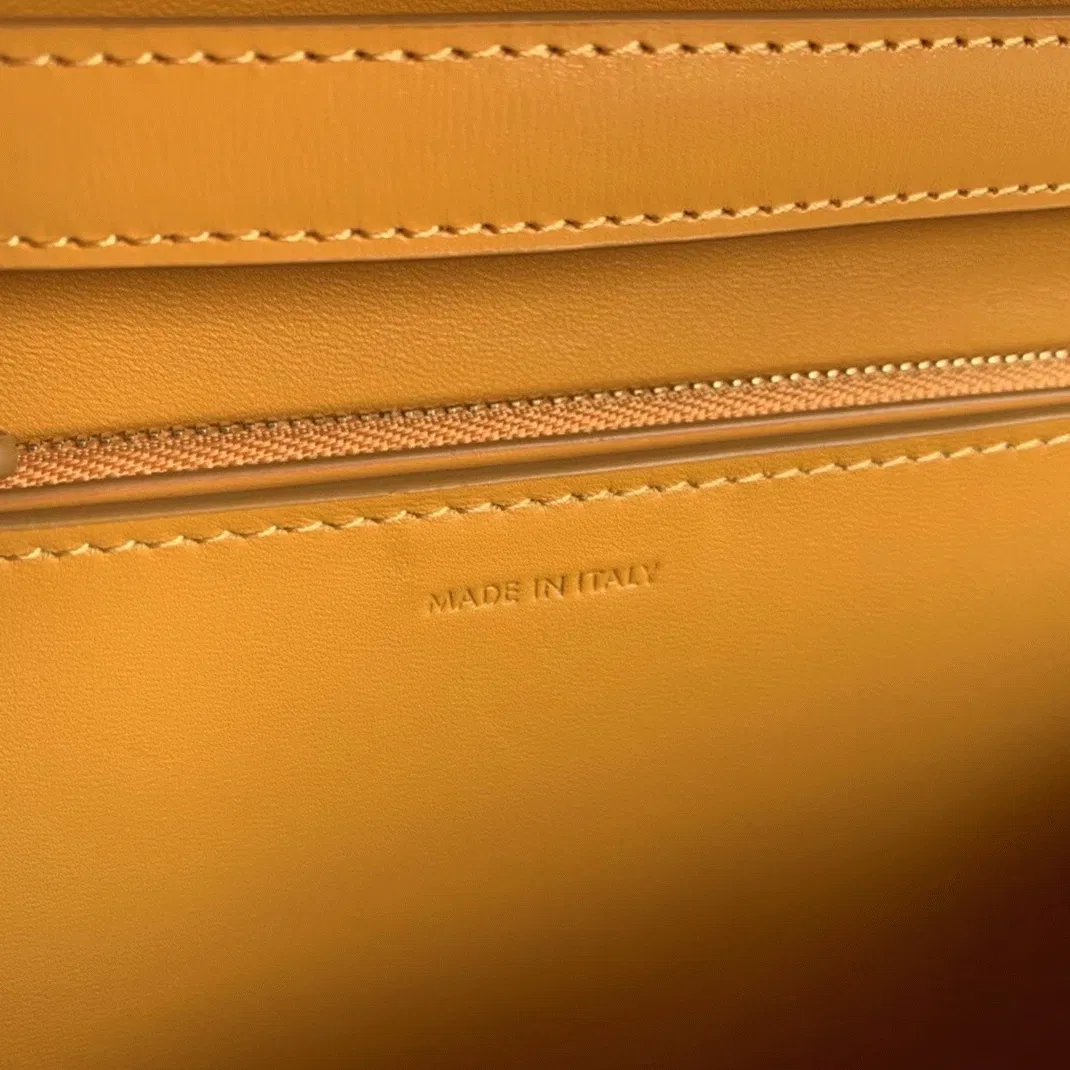 Top Quality Knockoff Celine Classic Box Medium Bag In Yellow — image 5