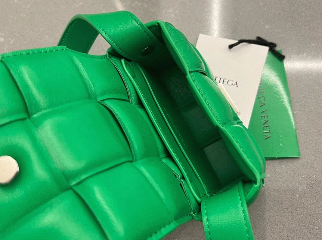 Top Quality Knockoff Bottega Veneta Candy Padded Cassette Bag In Parakeet — image 9