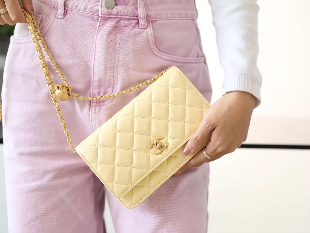 Chanel WOC — image 4