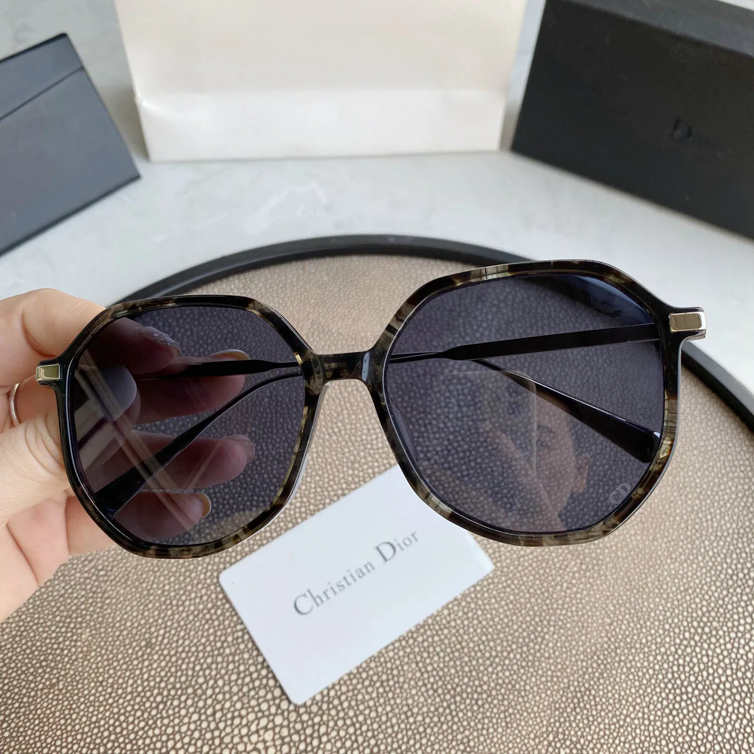 Round Sunglasses — image 6