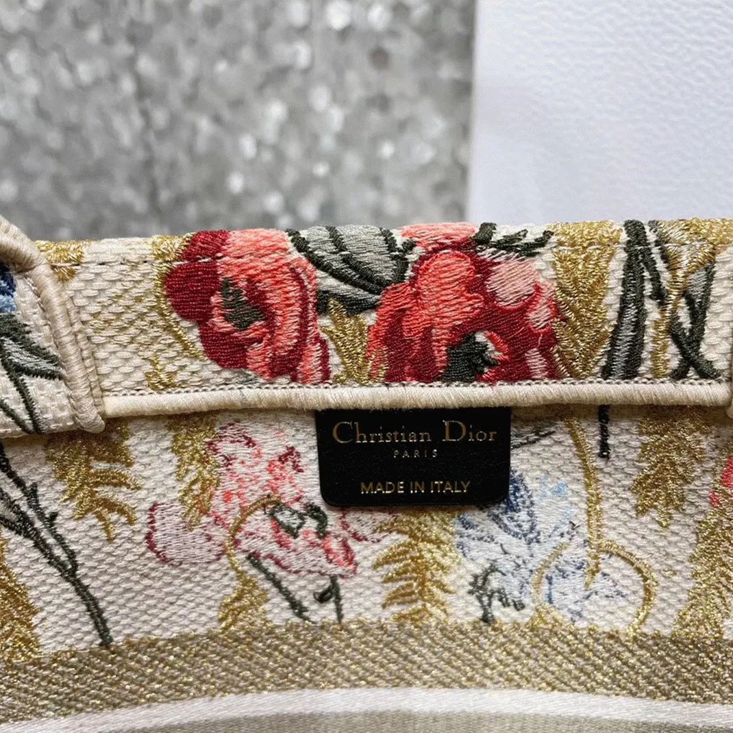 Dior Medium Book Tote Bag in Hibiscus Metallic Thread Embroidery — image 8