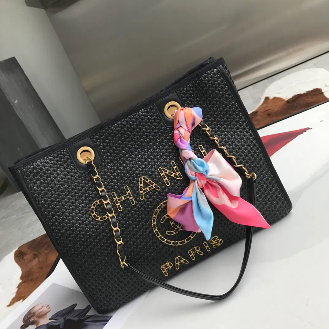CHANEL TOTE — image 2