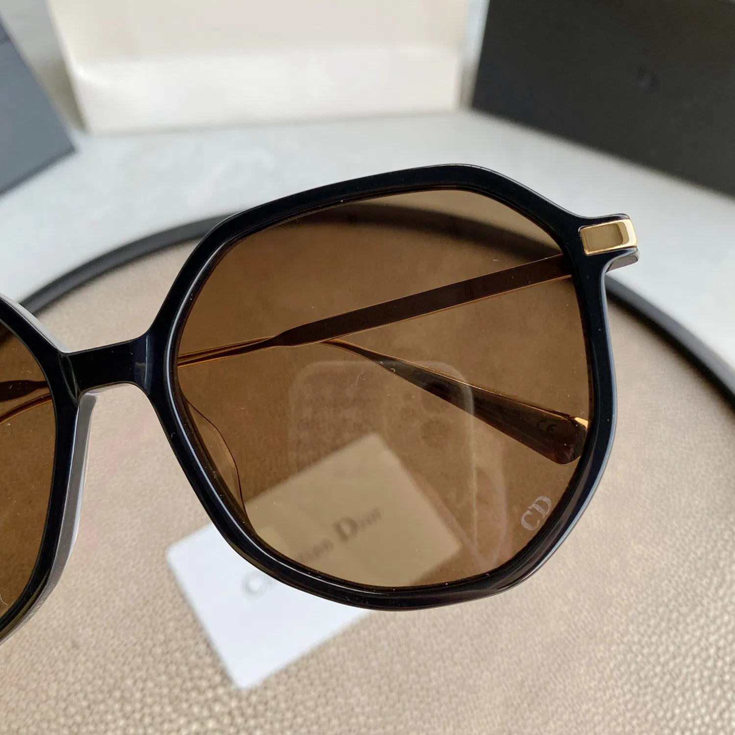 Round Sunglasses — image 4