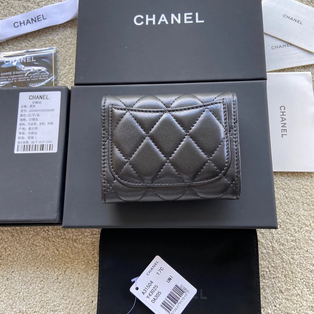 CHANEL Classic Small Flap Wallet — image 4