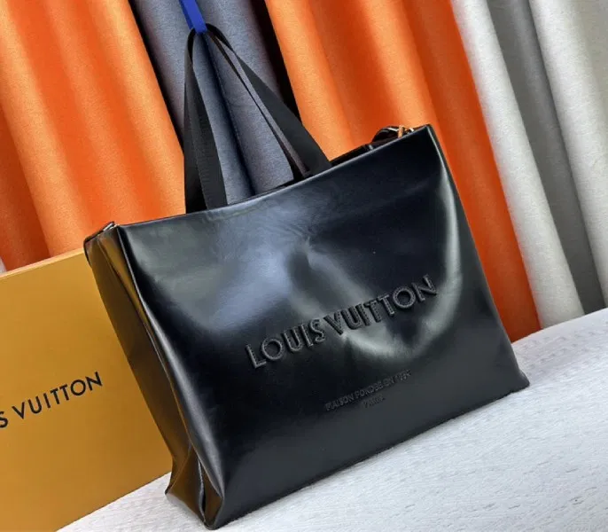 Louis Vuitton Other Leathers Shopper MM Tote In Black — image 2