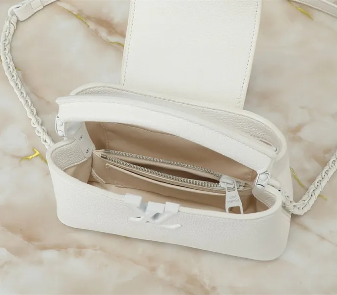 Louis Vuitton Capucines East-West Mini Handbag In Optic White — image 5