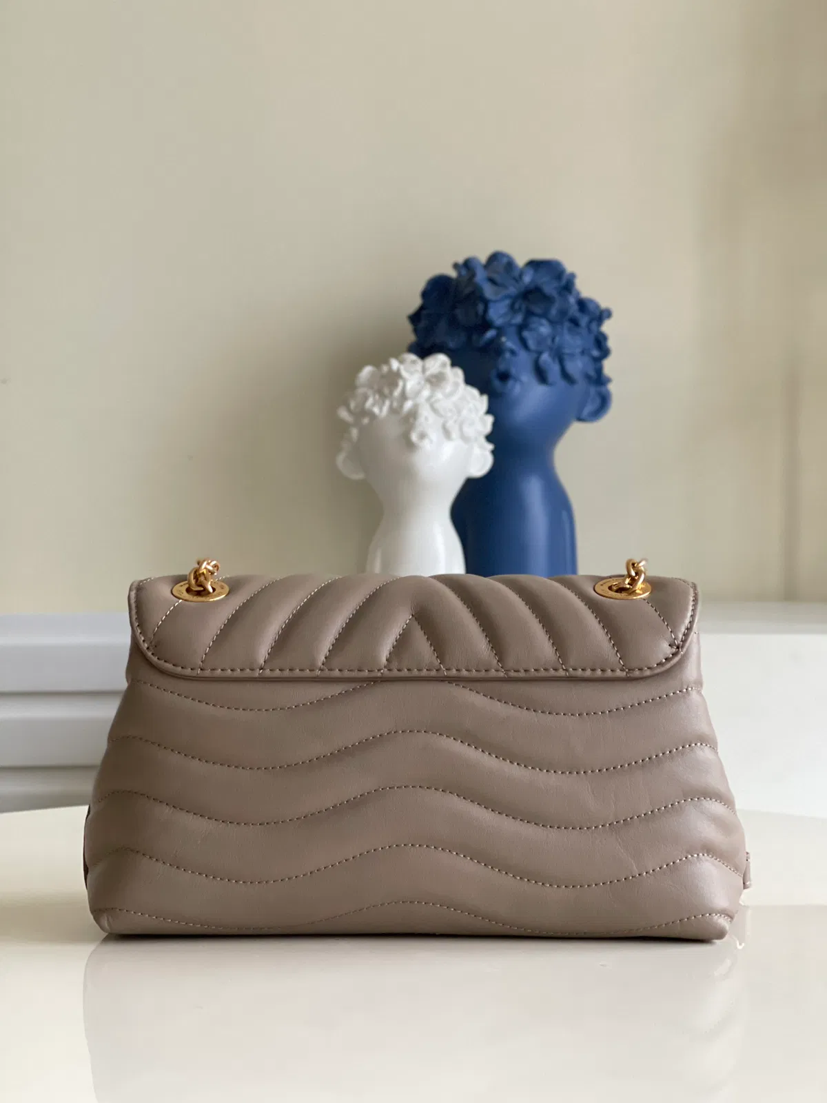 LV NEW WAVE CHAIN BAG — image 2