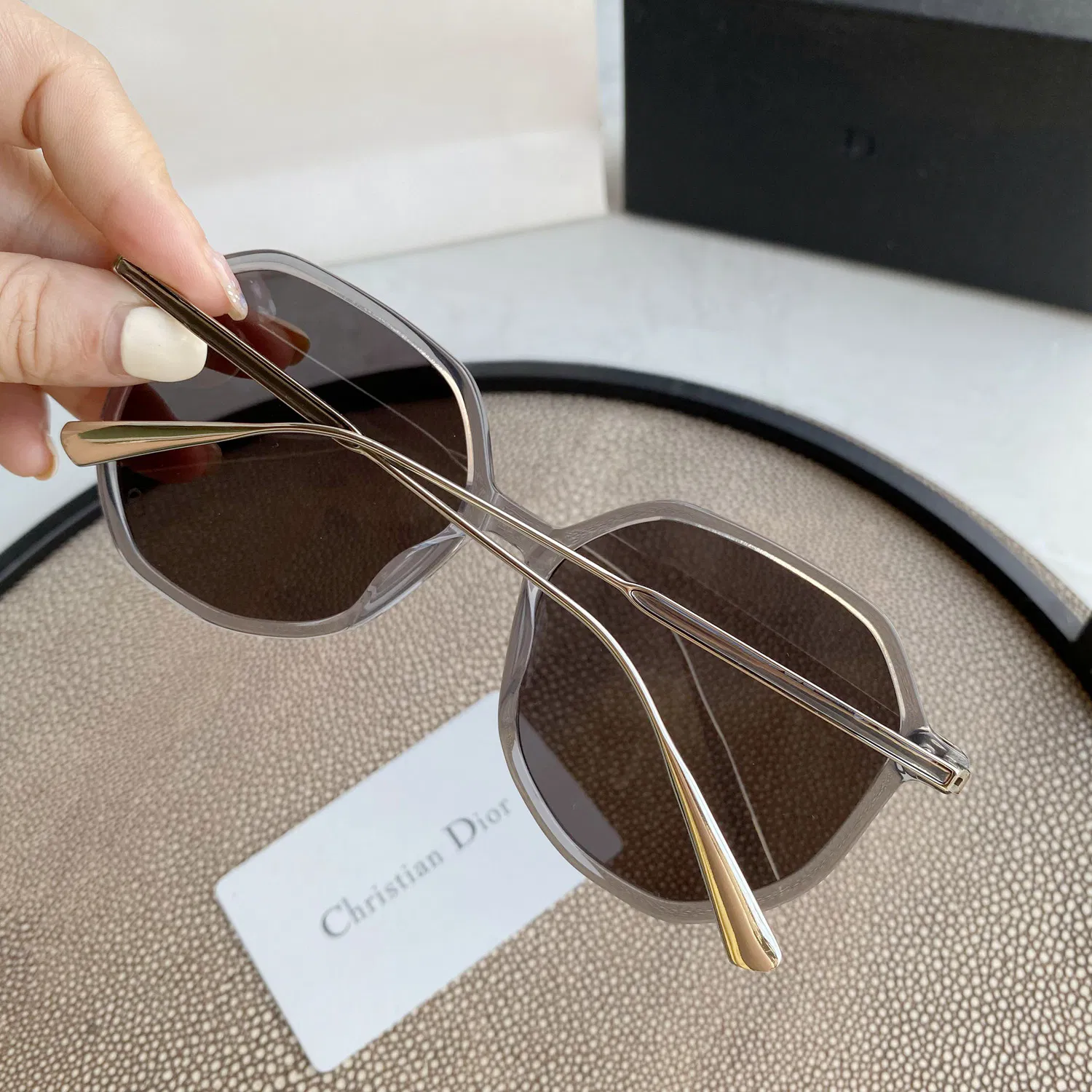 Round Sunglasses — image 5