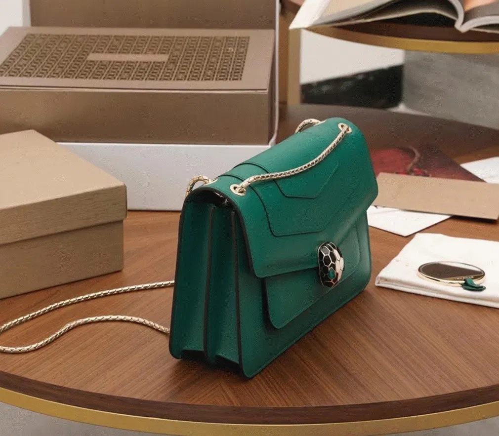 Bvlgari Serpenti Forever Medium Shoulder Bag Green Calfskin — image 7