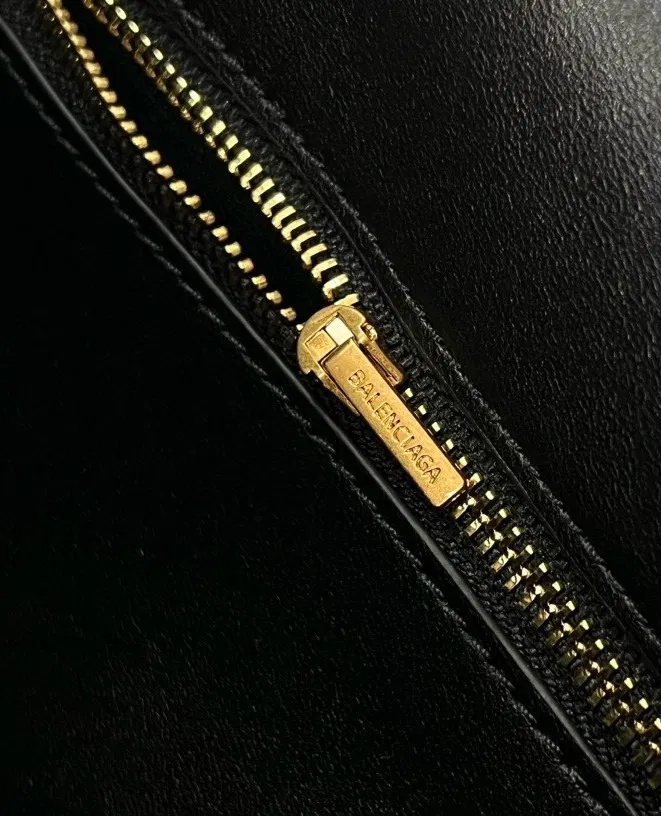 Knockoff Balenciaga Rodeo Medium Bag Black Calfskin — image 4