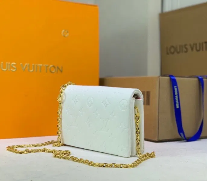Louis Vuitton Coussin Pochette In Cream — image 2