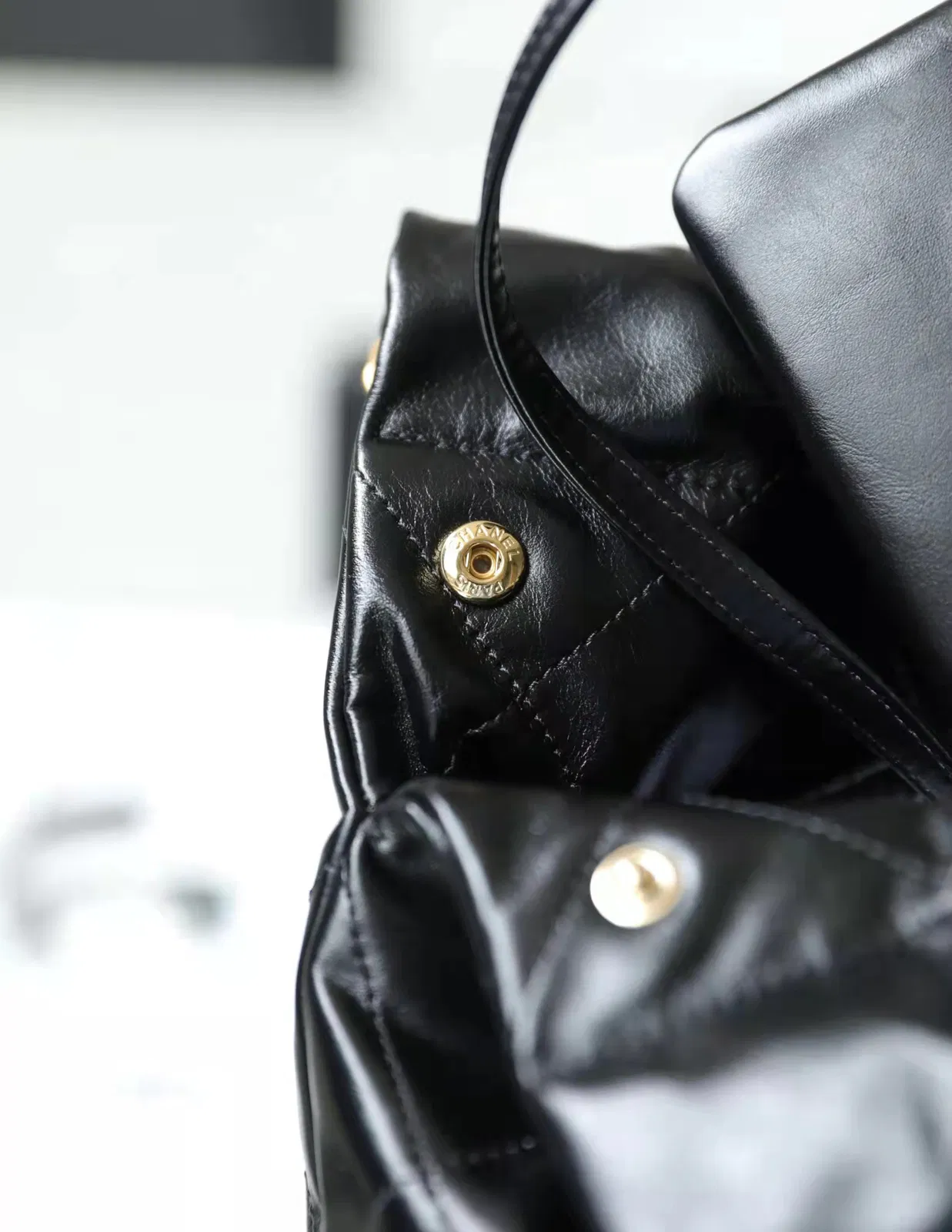 Chanel 22 Medium — image 15