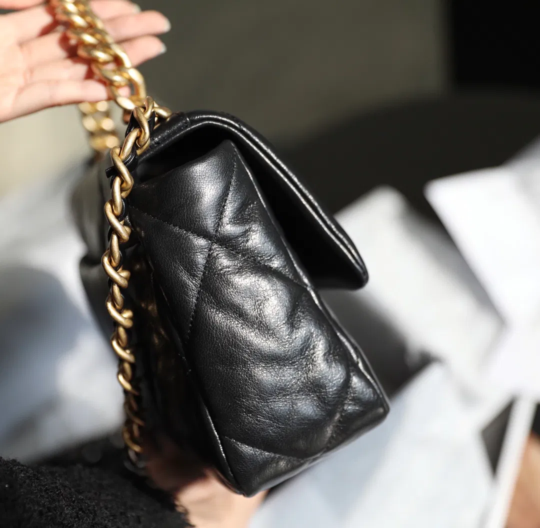 Chanel 19 — image 7