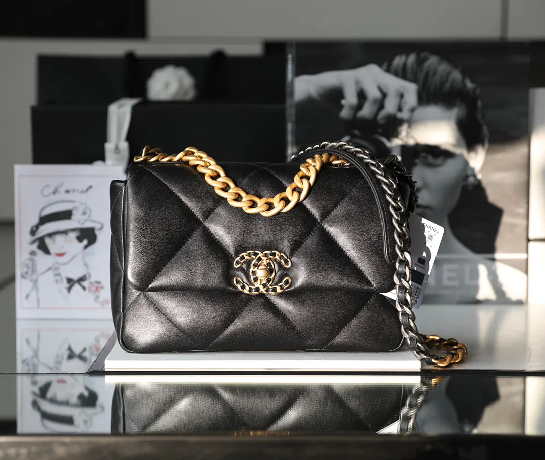 Chanel 19