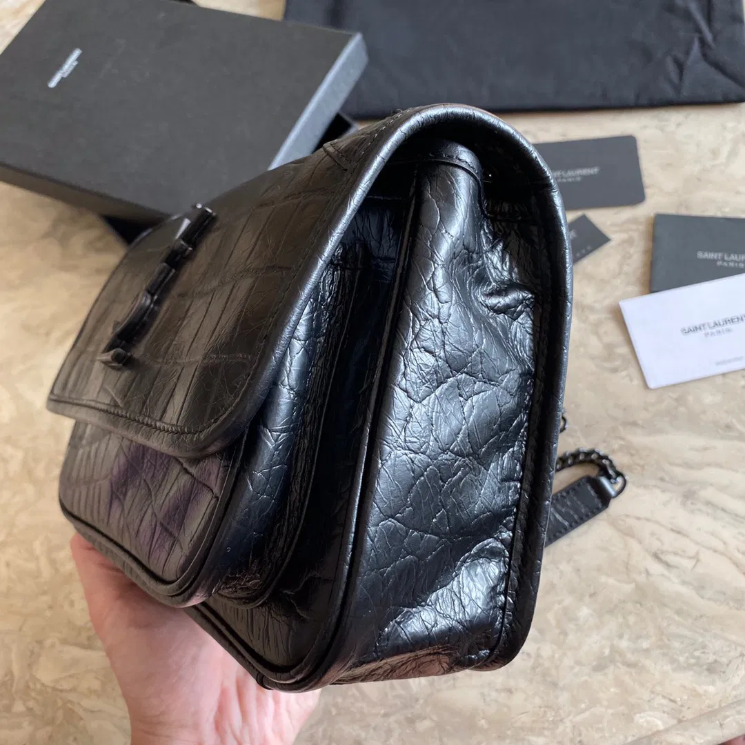 NIKI MEDIUM IN CRINKLED VINTAGE LEATHER — image 5