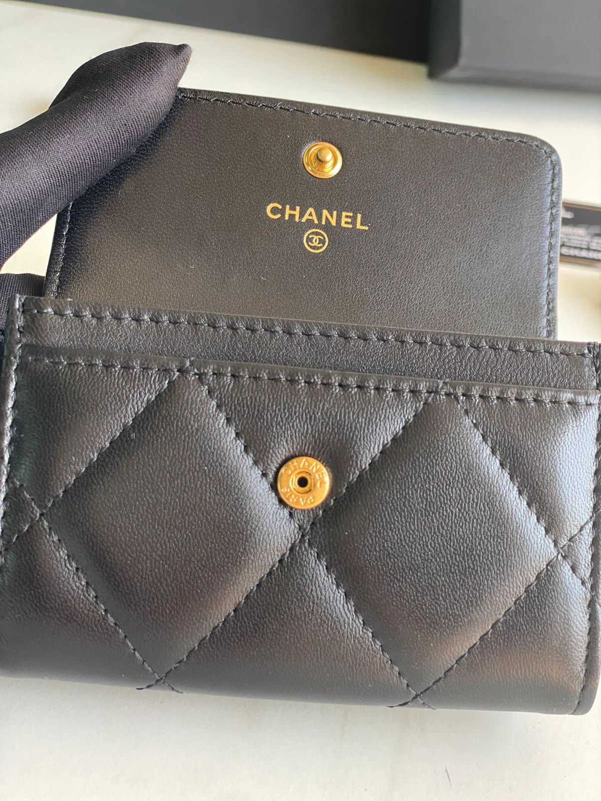 CHANEL 19 FLAP CARD HOLDER — image 4