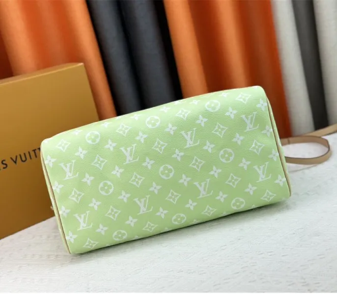 Louis Vuitton Speedy P9 Bandouliere 40 Bag In Light Green — image 4
