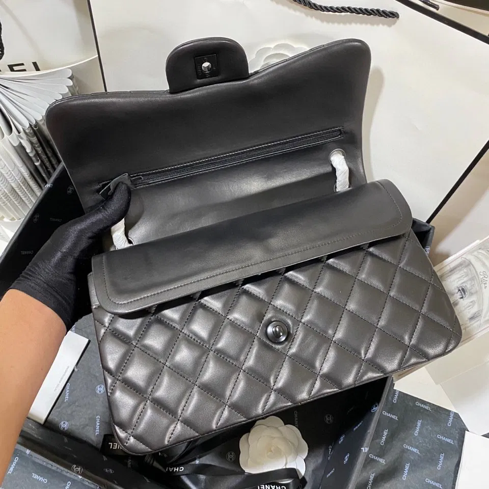 Chanel Flap Bag Large — image 8