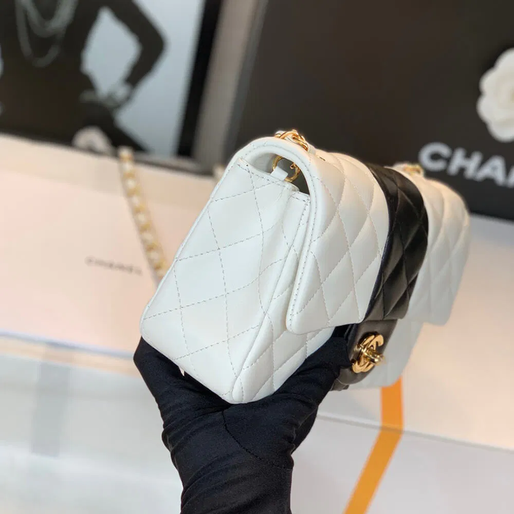 CHANEL MINI FLAP BAG — image 2