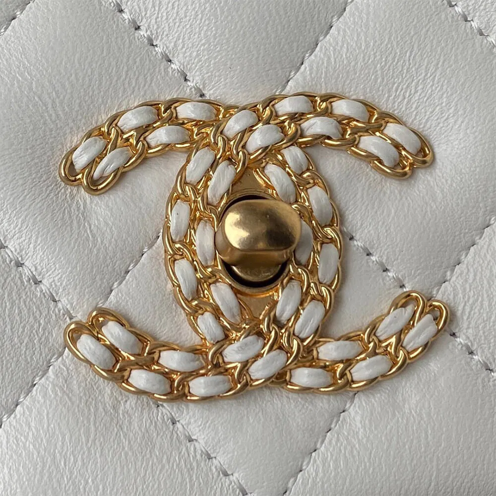 CHANEL FLAP BAG — image 6