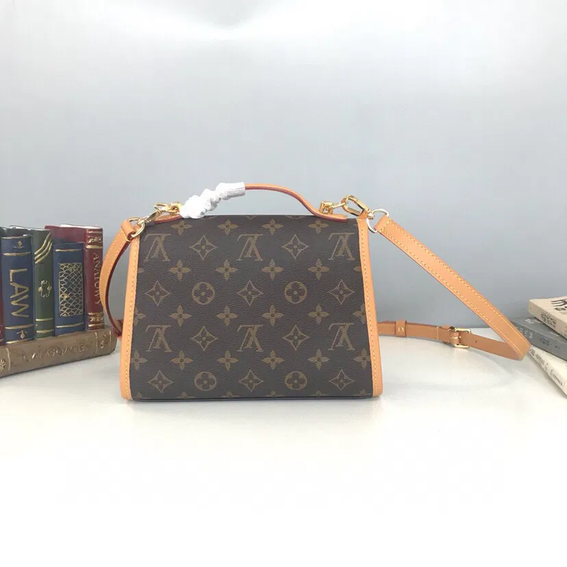 LV IVY — image 2
