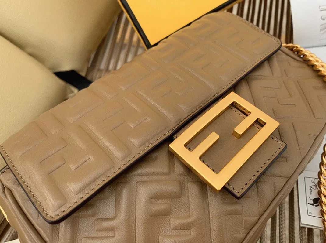 Top Quality Fendi Baguette Chain Midi Bag In Taupe — image 3