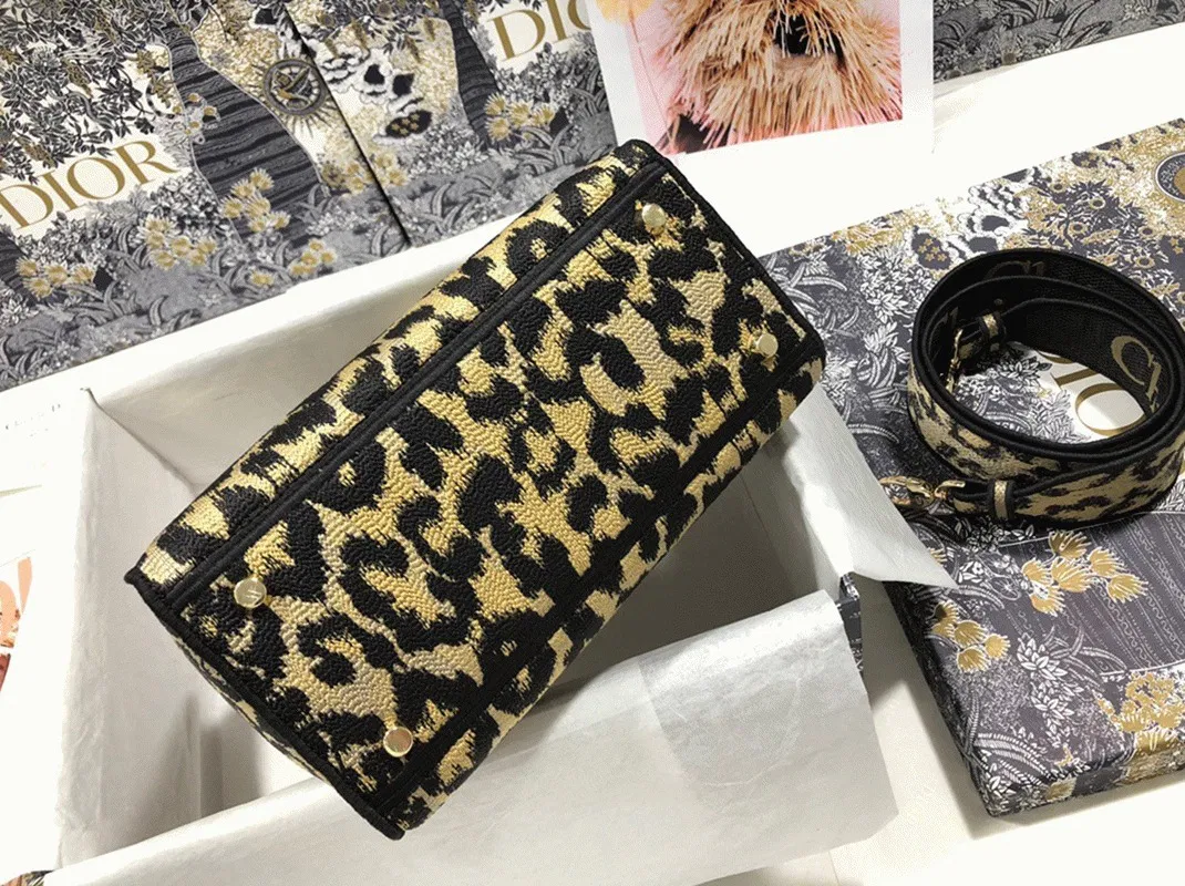 Dior Lady D-Lite Medium Bag in Beige Multicolor Mizza Embroidery — image 2