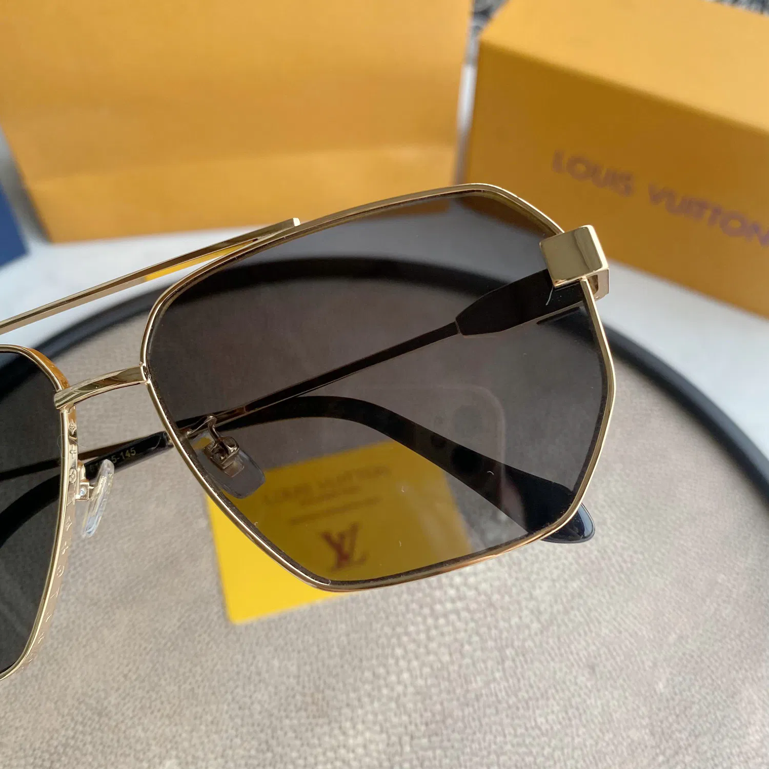 LV SUNGLASSES — image 5