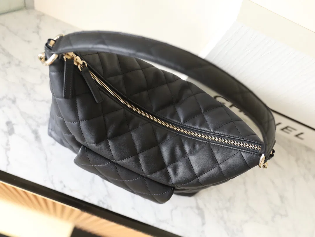Chanel Hobo bag — image 6