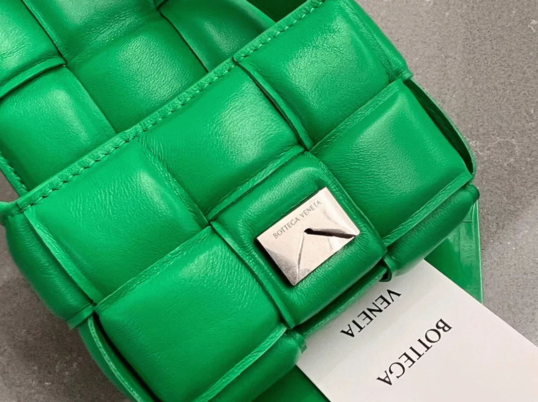 Top Quality Knockoff Bottega Veneta Candy Padded Cassette Bag In Parakeet — image 4