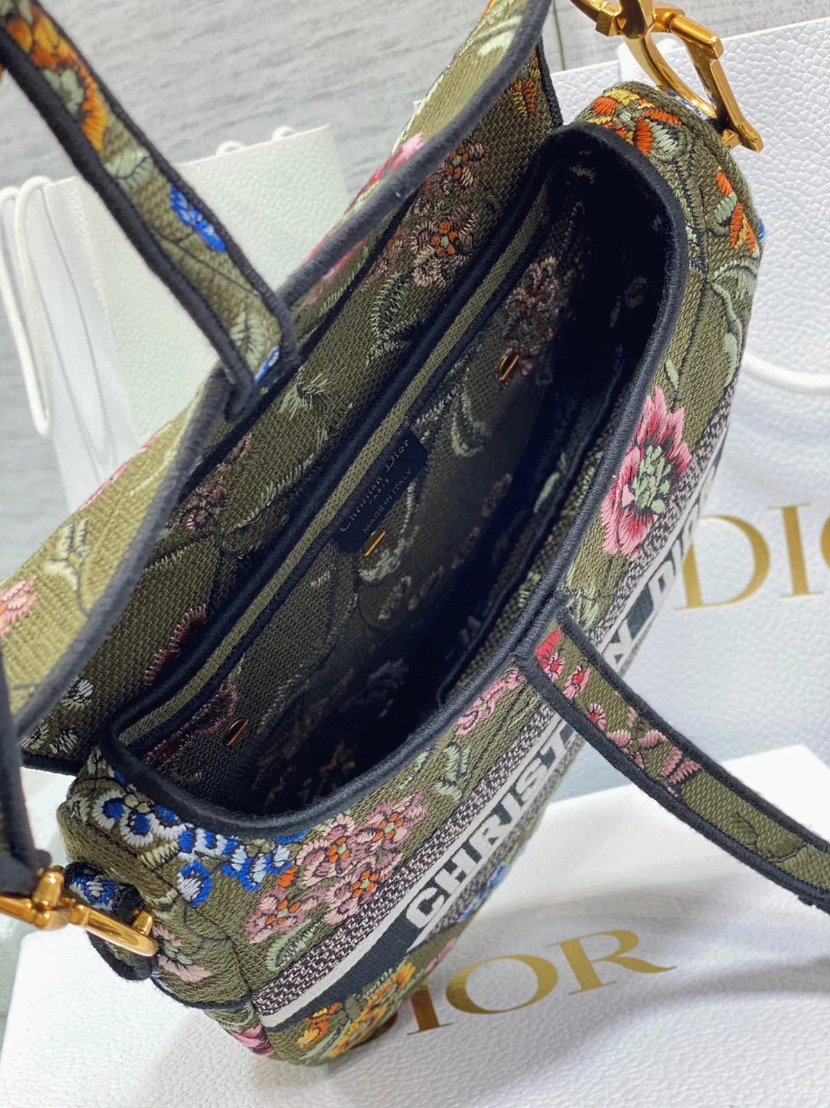 Dior Saddle Bag Knockoff in Green Multicolor Dior Petites Fleurs Embroidery — image 3