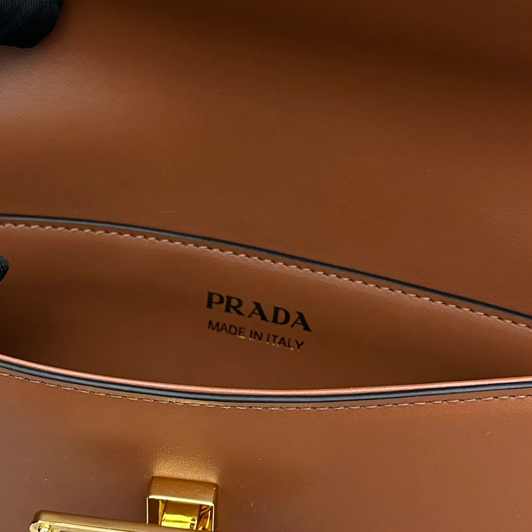 Prada Saffiano bag — image 3