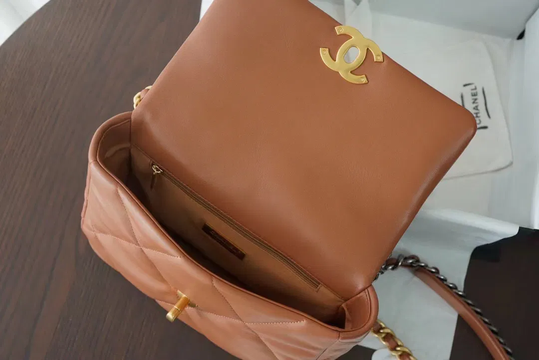 Chanel 19 small in caramel — image 2
