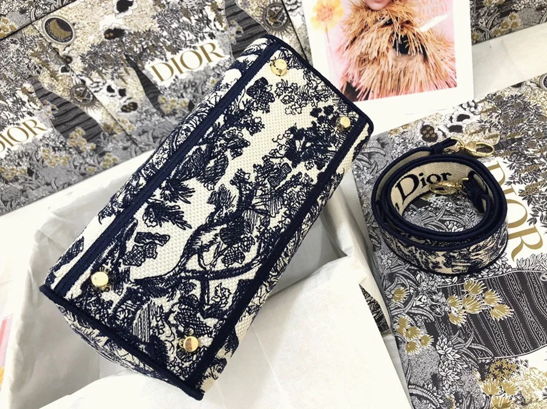 Dior Lady D-Lite Medium Bag Knockoff in Blue Toile de Jouy Embroidery — image 3