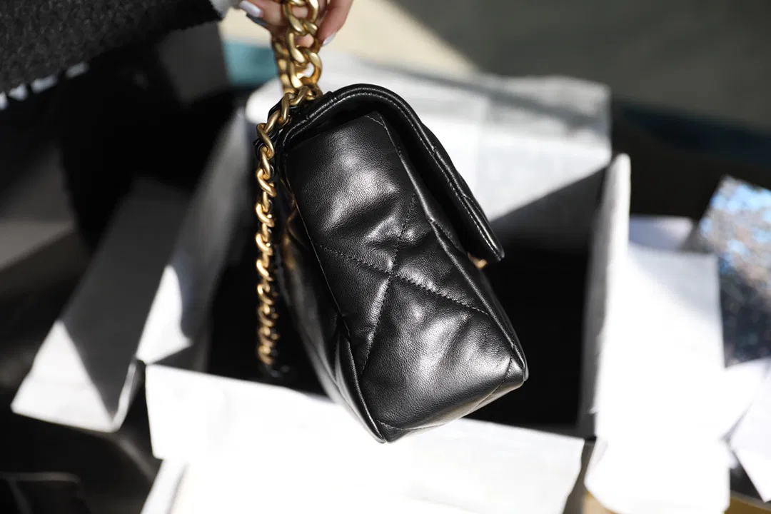 Chanel 19 — image 8