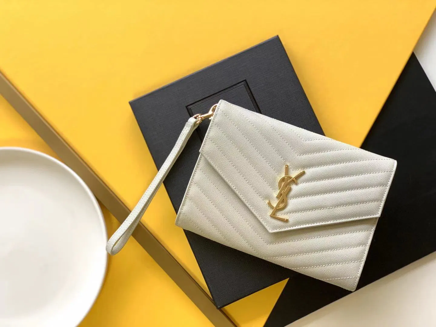 CASSANDRE SAINT LAURENT MATELASSÉ FLAP POUCH IN QUILTED GRAIN DE POUDRE EMBOSSED LEATHER