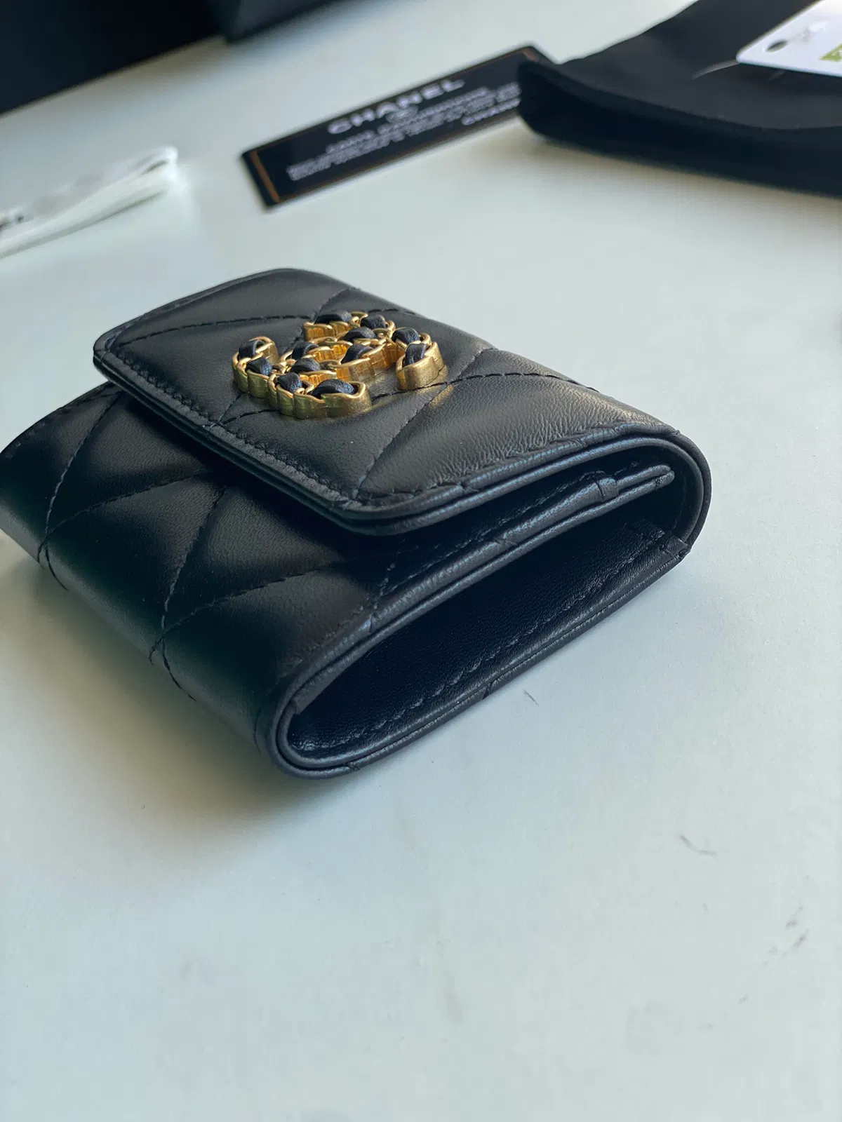 CHANEL 19 FLAP CARD HOLDER — image 8