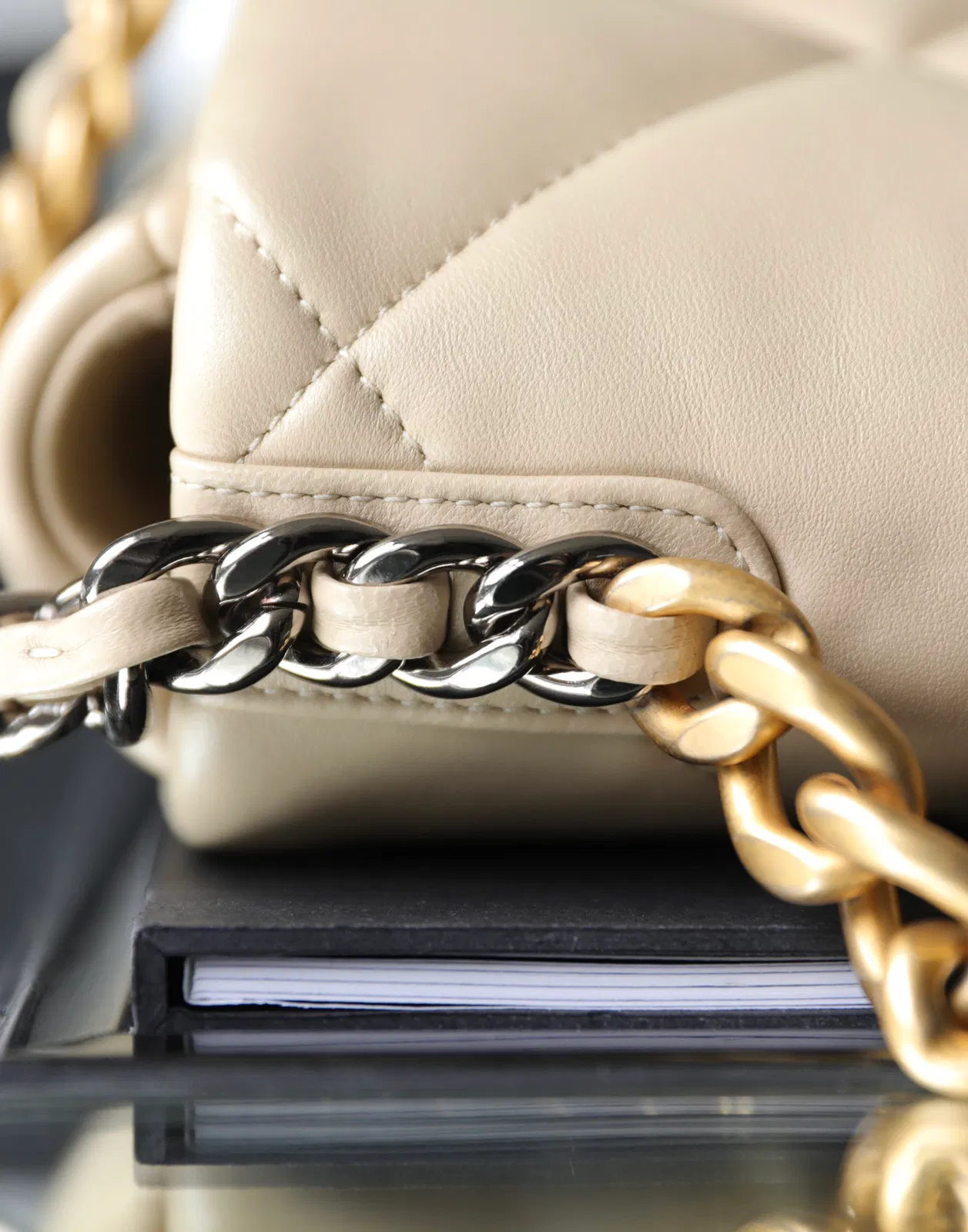 Chanel 19 — image 7