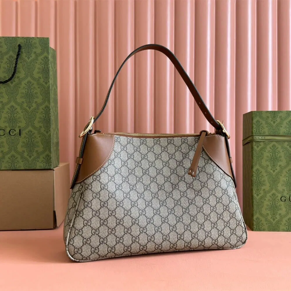 GG Emblem medium shoulder bag — image 3