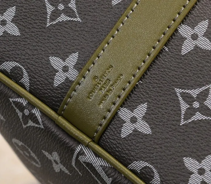 LV Monogram Gradient Canvas Keepall Bandouliere 55 In Khaki Green — image 9