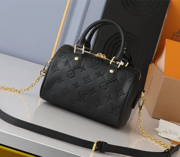 Louis Vuitton Other Leathers Speedy Bandouliere 20 Handbag In Black — image 2
